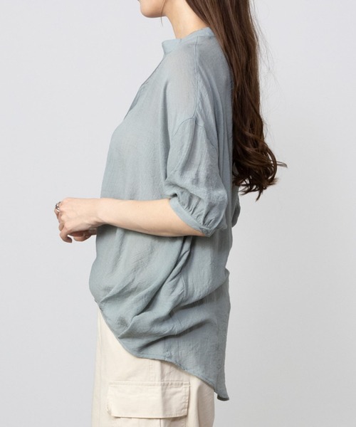 NAVY(ネイビー)の「NAVY スラブ裾タック5分袖 セミシアー スキッパーブラウス(シャツ/ブラウス・レディース・ネイビー/ホワイト/ライトオリーブ・M/L/S/XL)」の14枚目の写真