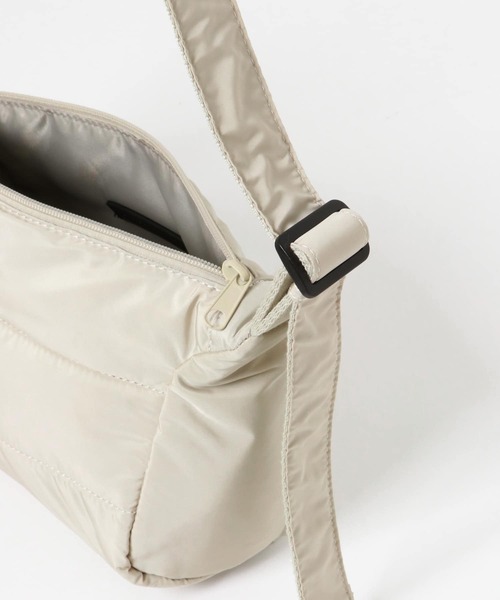 SENSE OF PLACE by URBAN RESEARCH（センスオブプレイスバイアーバンリサーチ）の「パデットキルトミニショルダーバッグ（ショルダーバッグ・メンズ・チャコールグレー/ブラック/ライトベージュ・ONE）」の10枚目の写真