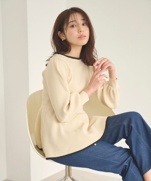 Feroux(フェルゥ)の「【洗える】バイカラーペプラム ニット(ニット/セーター・レディース・グレー系1/ピンク系/ホワイト系1・F)」の2枚目の写真