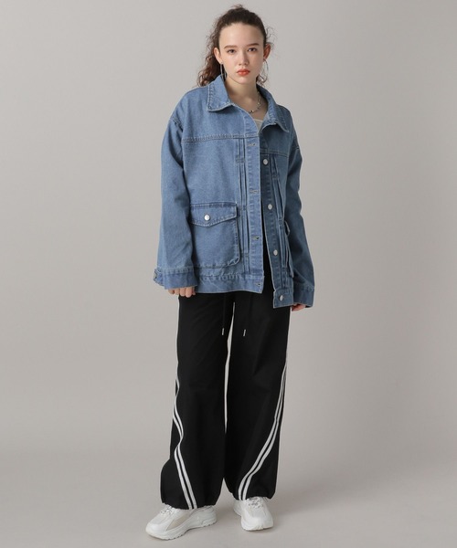 FOREVER 21（フォーエバー トゥエンティーワン）の「【2024SS】ビックシルエットＧジャン（デニムジャケット・レディース・ブラック/ライトブルー・FREE）」の11枚目の写真