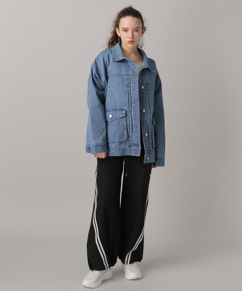 FOREVER 21（フォーエバー トゥエンティーワン）の「【2024SS】ビックシルエットＧジャン（デニムジャケット・レディース・ブラック/ライトブルー・FREE）」の14枚目の写真