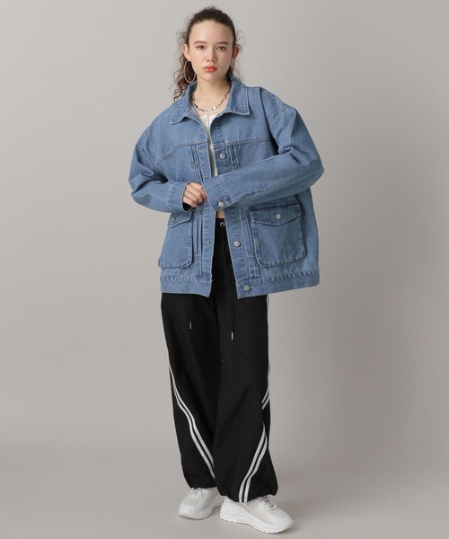 FOREVER 21（フォーエバー トゥエンティーワン）の「【2024SS】ビックシルエットＧジャン（デニムジャケット・レディース・ブラック/ライトブルー・FREE）」の13枚目の写真