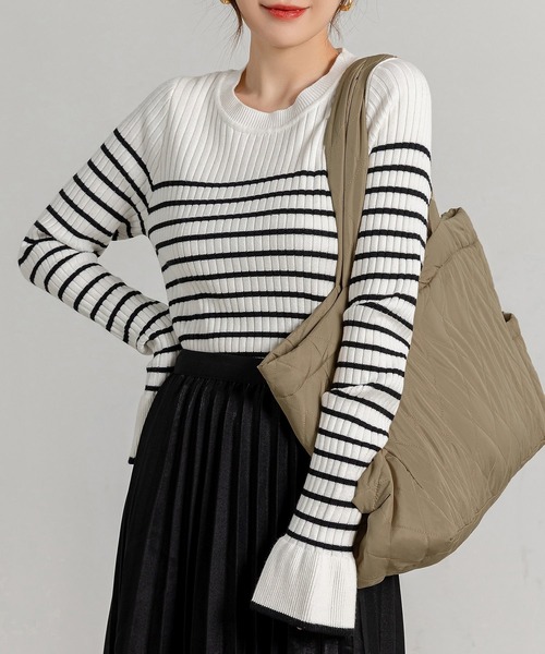 DAY CLOSET(デイ クローゼット)の「レディース 長袖配色カラーフレアスリーブリブニットトップス(ニット/セーター・レディース・ブラック/ホワイト×ブラック/アイボリー/ブラウン・FREE)」の8枚目の写真