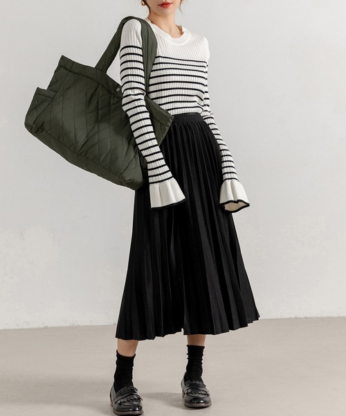 DAY CLOSET(デイ クローゼット)の「レディース 長袖配色カラーフレアスリーブリブニットトップス(ニット/セーター・レディース・ブラック/ホワイト×ブラック/アイボリー/ブラウン・FREE)」の5枚目の写真