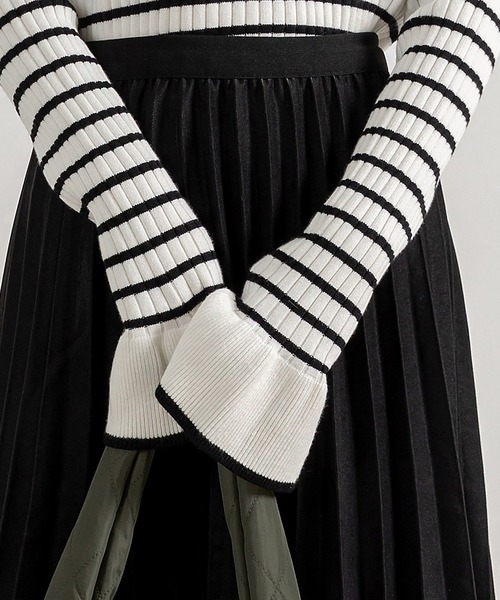 DAY CLOSET(デイ クローゼット)の「レディース 長袖配色カラーフレアスリーブリブニットトップス(ニット/セーター・レディース・ブラック/ホワイト×ブラック/アイボリー/ブラウン・FREE)」の17枚目の写真