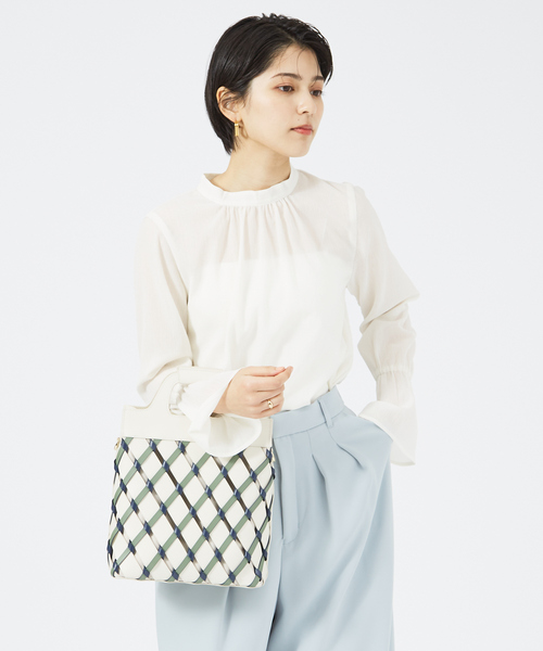 LOWELL things(ロウェル シングス)の「Tisser/レザーメッシュトートバッグ L/バケットバッグ/バケツバッグ(トートバッグ・レディース・アイボリー/ブラウン・フリー)」の11枚目の写真