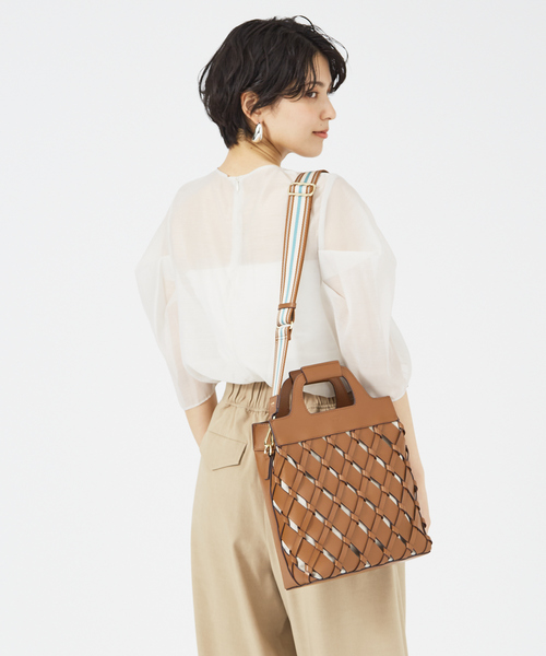 LOWELL things(ロウェル シングス)の「Tisser/レザーメッシュトートバッグ L/バケットバッグ/バケツバッグ(トートバッグ・レディース・アイボリー/ブラウン・フリー)」の8枚目の写真