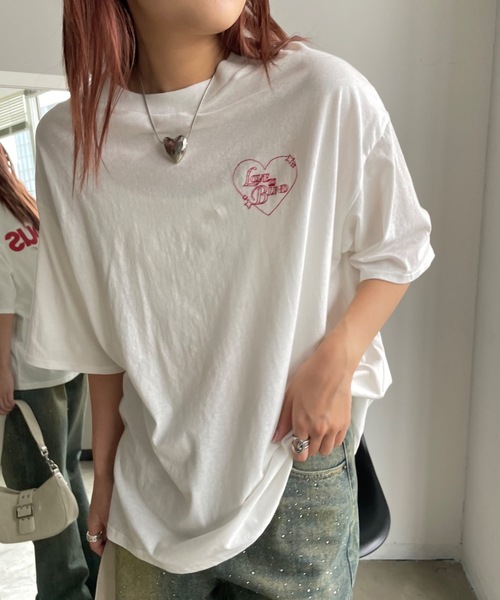 SHAGGIE(シャギー)の「ワンポイント刺繍/バックプリントビッグシルエット半袖Tシャツ(Tシャツ/カットソー・レディース・ホワイト/グレー/ピンク・FREE)」の6枚目の写真