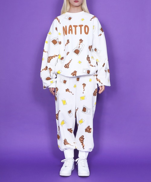 PUNYUS（プニュズ）の「フード総柄スウェット(ONIGIRI・YAKINIKU・NATTO）（スウェット・レディース・ブラウン/レッド/ブラック・1/2/3/4）」の6枚目の写真