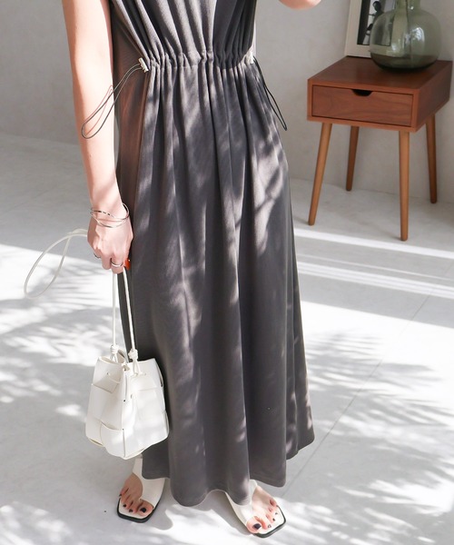 Social GIRL（ソーシャルガール）の「ウエストドロストワンピース（ワンピース・レディース・グレイッシュベージュ/チャコール/ブラック・M）」の4枚目の写真