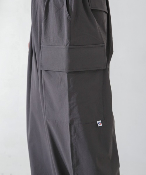 Russell Athletic(ラッセルアスレティック)の「RUSSELL ATHLETIC/ Ripstop Stretch Nylon Cargo(カーゴパンツ・レディース・ブラック/オフホワイト・M)」の20枚目の写真