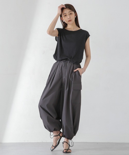 Russell Athletic(ラッセルアスレティック)の「RUSSELL ATHLETIC/ Ripstop Stretch Nylon Cargo(カーゴパンツ・レディース・ブラック/オフホワイト・M)」の4枚目の写真