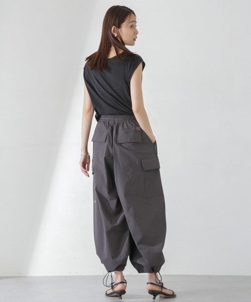 Russell Athletic(ラッセルアスレティック)の「RUSSELL ATHLETIC/ Ripstop Stretch Nylon Cargo(カーゴパンツ・レディース・ブラック/オフホワイト・M)」の8枚目の写真