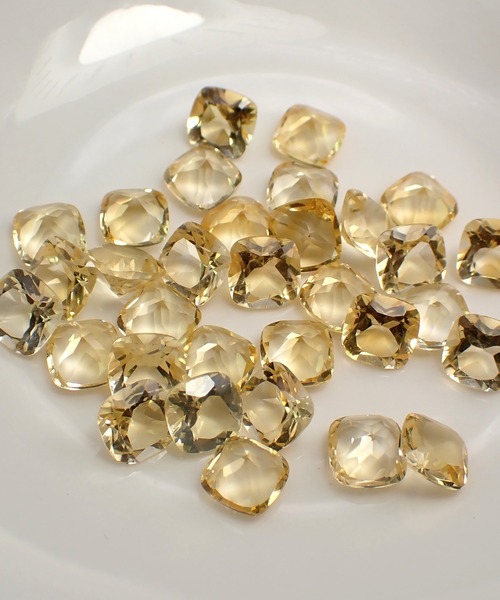 HaRu*/宝石質天然石（6ｍｍスクエア型）／14kgfピアス（ピアス（両耳用））｜CERCA（チェルカ）