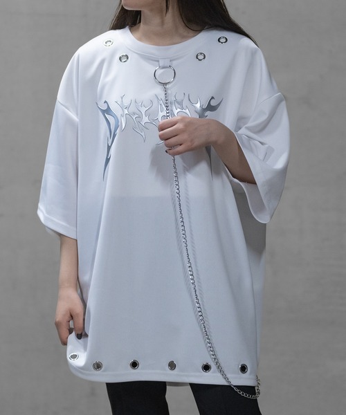 JOHN'S CLOSET(ジョンズクローゼット)の「【13】アイレットチェーン付 メタルロゴ BIG TEE(Tシャツ/カットソー・メンズ・ブラック/ホワイト・MEDIUM/LARGE)」の3枚目の写真