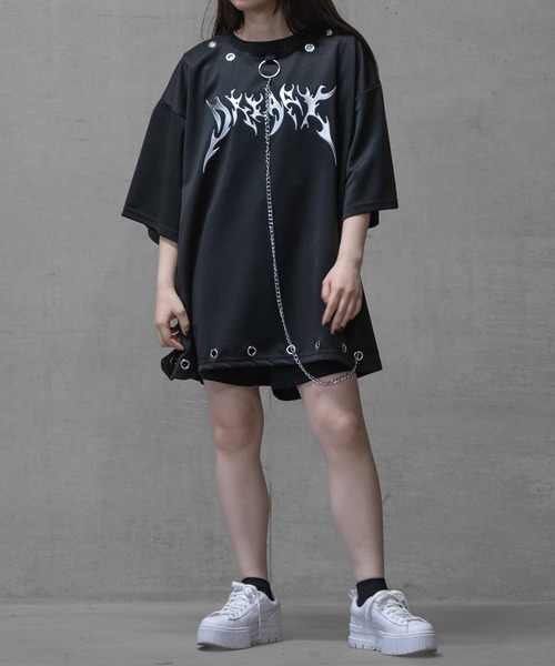 JOHN'S CLOSET(ジョンズクローゼット)の「【13】アイレットチェーン付 メタルロゴ BIG TEE(Tシャツ/カットソー・メンズ・ブラック/ホワイト・MEDIUM/LARGE)」の11枚目の写真
