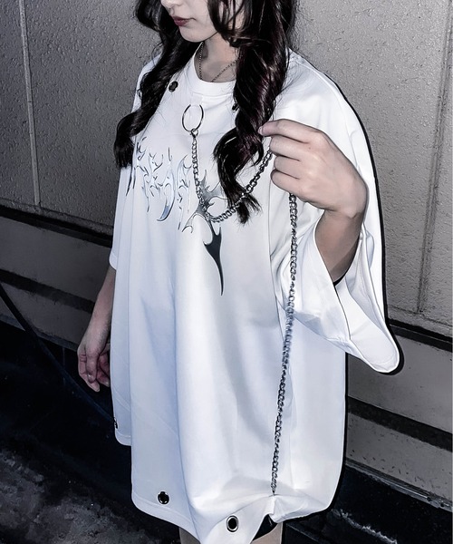 JOHN'S CLOSET(ジョンズクローゼット)の「【13】アイレットチェーン付 メタルロゴ BIG TEE(Tシャツ/カットソー・メンズ・ブラック/ホワイト・MEDIUM/LARGE)」の19枚目の写真