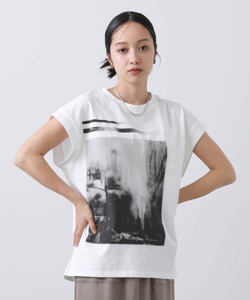 Gready Brilliant(グレディブリリアン)の「FOGGYフォトカットソーFR(Tシャツ/カットソー・レディース・オフホワイト/グレイッシュベージュ・38)」の1枚目の写真