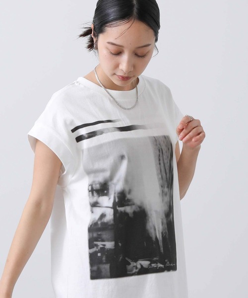 Gready Brilliant(グレディブリリアン)の「FOGGYフォトカットソーFR(Tシャツ/カットソー・レディース・オフホワイト/グレイッシュベージュ・38)」の7枚目の写真