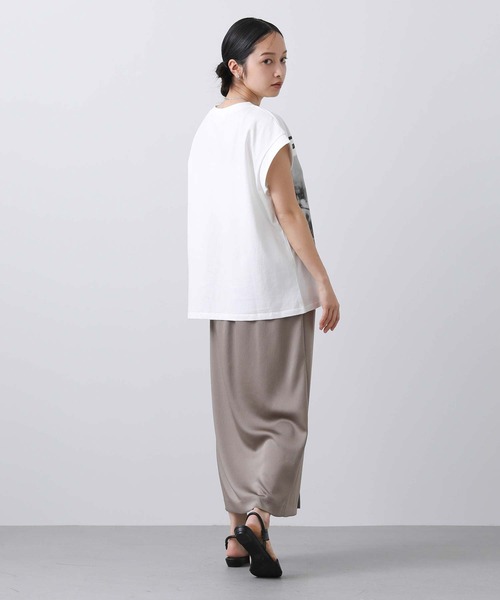 Gready Brilliant(グレディブリリアン)の「FOGGYフォトカットソーFR(Tシャツ/カットソー・レディース・オフホワイト/グレイッシュベージュ・38)」の6枚目の写真