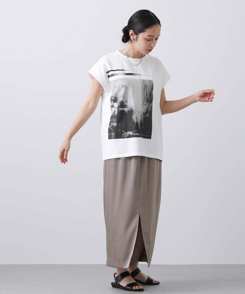 Gready Brilliant(グレディブリリアン)の「FOGGYフォトカットソーFR(Tシャツ/カットソー・レディース・オフホワイト/グレイッシュベージュ・38)」の5枚目の写真