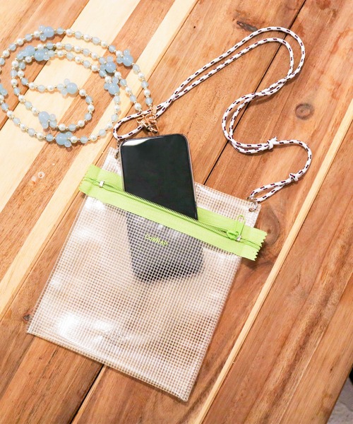 ACCOMMODE(アコモデ)の「パターンカラップケース(ショルダーバッグ・レディース・ピンク/ライトブルー/ブラック/クリア/イエロー/パープル/オレンジ/ミント/ベージュ・FREE)」の3枚目の写真