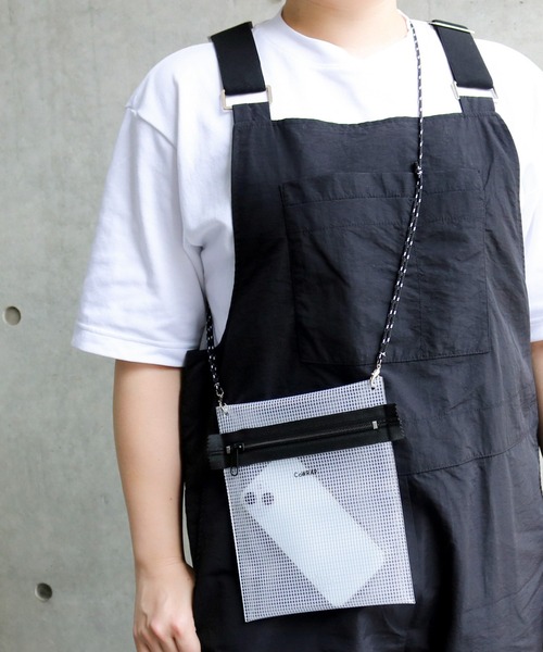 ACCOMMODE(アコモデ)の「パターンカラップケース(ショルダーバッグ・レディース・ピンク/ライトブルー/ブラック/クリア/イエロー/パープル/オレンジ/ミント/ベージュ・FREE)」の1枚目の写真