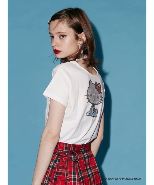 jouetie(ジュエティ)の「【ハローキティコラボ】jouetie×ハローキティ ラインストーンネックリボンTシャツ(Tシャツ/カットソー・レディース・オフホワイト/ブラック・MEDIUM)」の8枚目の写真