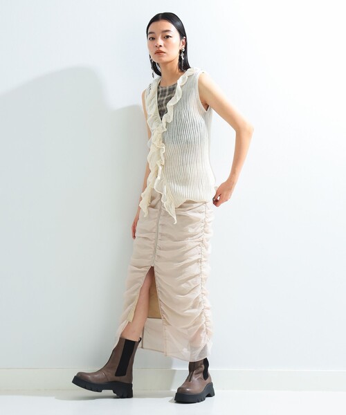 Ray BEAMS（レイビームス）の「シアー リブ ラッフル ノースリーブ トップス（シャツ/ブラウス・レディース・オフホワイト/ブラック・ONE SIZE）」の5枚目の写真