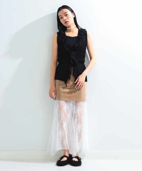 Ray BEAMS（レイビームス）の「シアー リブ ラッフル ノースリーブ トップス（シャツ/ブラウス・レディース・オフホワイト/ブラック・ONE SIZE）」の20枚目の写真