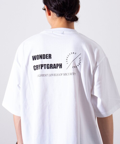 GLOSTER(グロスター)の「【Wonder Union Project】ASSORT バックプリントTシャツ vol.1(Tシャツ/カットソー・メンズ・ホワイト系その他2/ブラック/ホワイト系その他・L/M)」の2枚目の写真