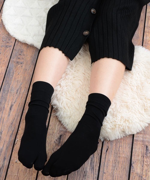 VIBGYOR Women(ヴィブジョー ウィメン)の「【float】ベーシックカラー 無地 クルー丈 2本指/足袋ソックス(ソックス/靴下・レディース・ブラック/ホワイト/オフホワイト/グレー/ベージュ・FREE)」の10枚目の写真