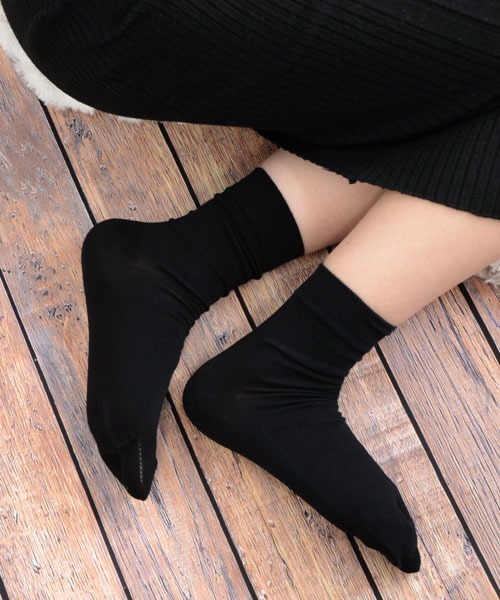 VIBGYOR Women(ヴィブジョー ウィメン)の「【float】ベーシックカラー 無地 クルー丈 2本指/足袋ソックス(ソックス/靴下・レディース・ブラック/ホワイト/オフホワイト/グレー/ベージュ・FREE)」の11枚目の写真