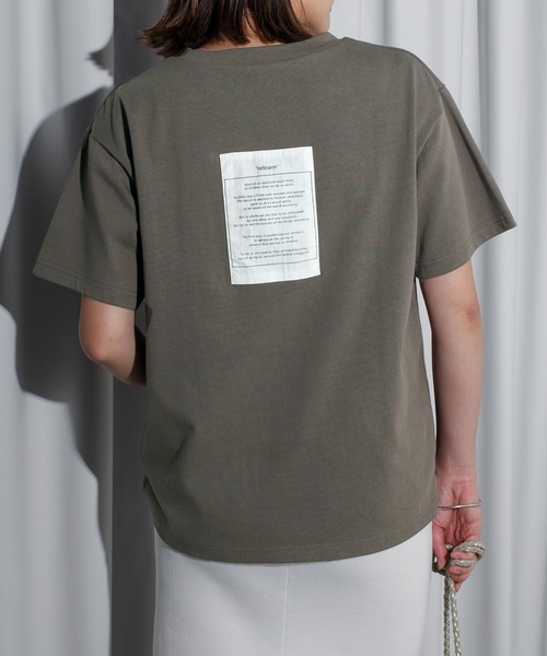 Bonjour Sagan(ボンジュールサガン)の「バックビッグラベルTシャツ(Tシャツ/カットソー・レディース・チャコールグレー/オフホワイト・FREE)」の1枚目の写真