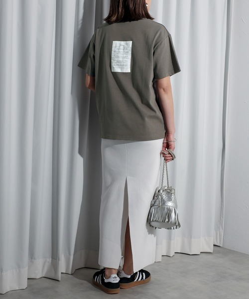 Bonjour Sagan(ボンジュールサガン)の「バックビッグラベルTシャツ(Tシャツ/カットソー・レディース・チャコールグレー/オフホワイト・FREE)」の6枚目の写真