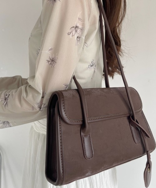 Ada.（エイダ）の「スウェードタッチ パイピング ロング ハンドル スクエアバッグ（ハンドバッグ・レディース・ブラウン/アイボリー/ブラック・FREE）」の15枚目の写真