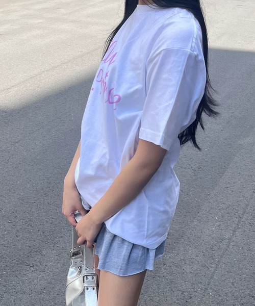 fiere(フィエール)の「ピンクデザイン半袖Tシャツ(Tシャツ/カットソー・レディース・ホワイト・M/L)」の2枚目の写真