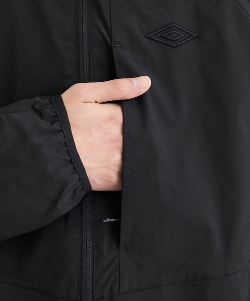 WHITE MOUNTAINEERING（ホワイトマウンテニアリング）の「【White Mountaineering / ホワイトマウンテニアリング】WM×UMBRO BLOUSON（ブルゾン・メンズ・ブラック・2/1/0）」の11枚目の写真