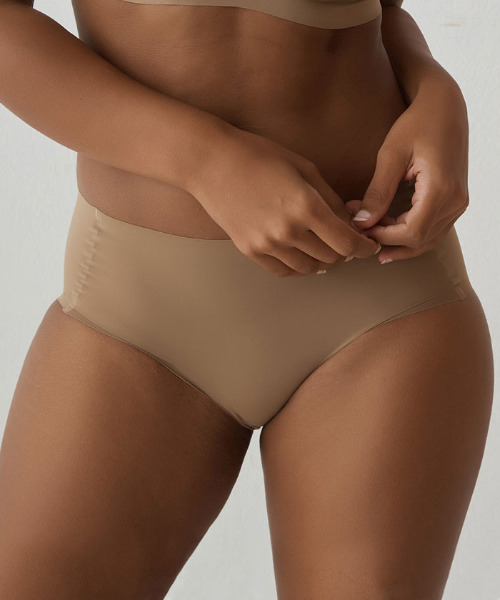 VIVID LADY(ビビッドレディー)の「HUGDAY シームレスヒップハンガーパンツ シームレス(ショーツ・レディース・ライトベージュ/ラベンダー/オリーブ/アイボリー/ブラック/チャコールグレー/ブラウン/グレー・X-LARGE/MEDIUM/LARGE)」の9枚目の写真