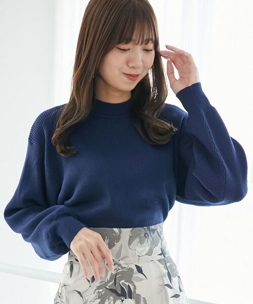 MAJESTIC LEGON（マジェスティックレゴン）の「【全13色でカラバリ豊富/着回し力抜群】ボリュームスリーブニット（ニット/セーター・レディース・ピンク/ボルドー/アイボリー/ブラック/ブルー/グレー/ベージュ/イエロー/ピンク系その他/ブラウン/ミント/コバルトブルー/ネイビー・MEDIUM）」の8枚目の写真