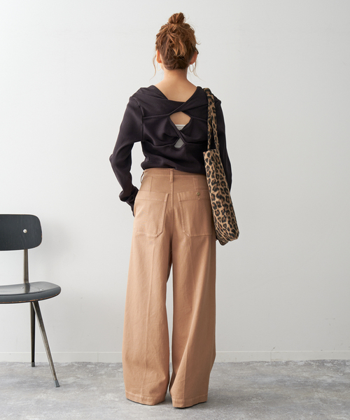 LORO(ロロ)の「Loro / ローロ 2WAY Twist Long Tee(Tシャツ/カットソー・レディース・ブラック/アイボリー・FREE)」の5枚目の写真