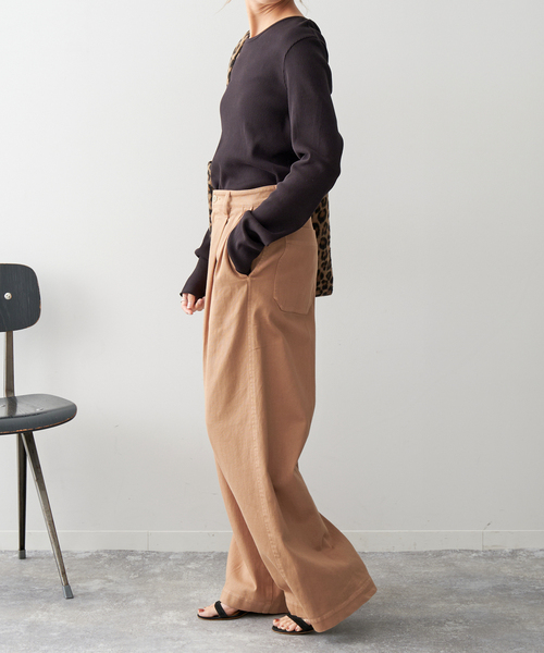 LORO(ロロ)の「Loro / ローロ 2WAY Twist Long Tee(Tシャツ/カットソー・レディース・ブラック/アイボリー・FREE)」の6枚目の写真