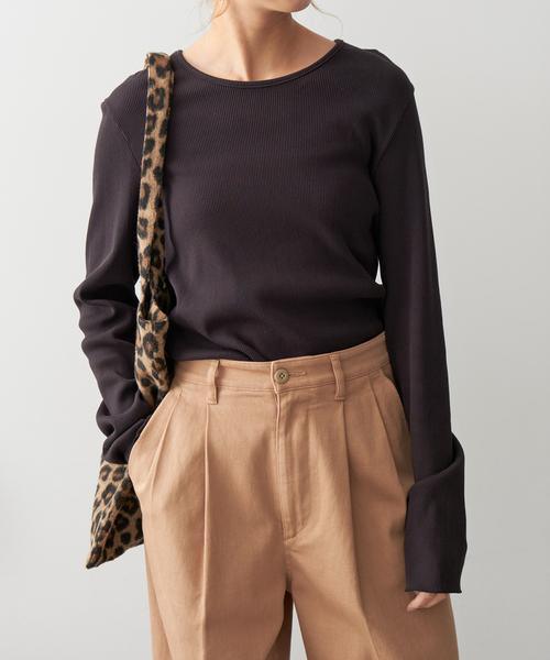 LORO(ロロ)の「Loro / ローロ 2WAY Twist Long Tee(Tシャツ/カットソー・レディース・ブラック/アイボリー・FREE)」の8枚目の写真