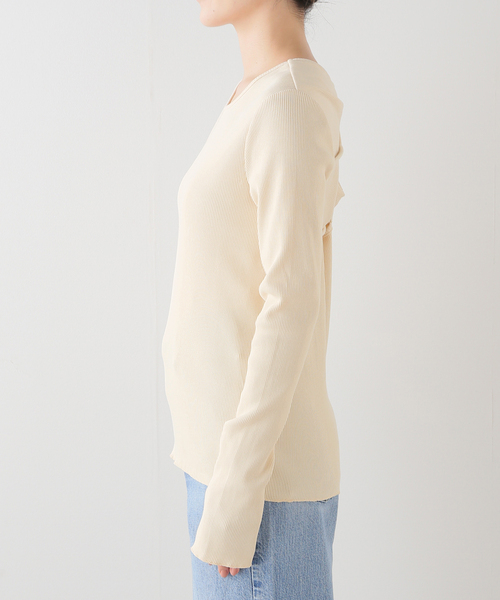LORO(ロロ)の「Loro / ローロ 2WAY Twist Long Tee(Tシャツ/カットソー・レディース・ブラック/アイボリー・FREE)」の16枚目の写真