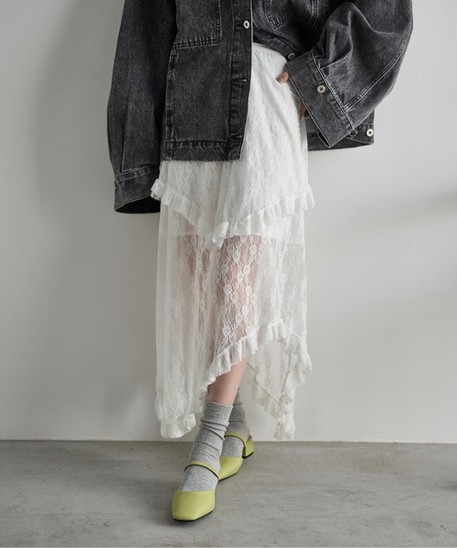 THE YOn(ザヨン)の「イレギュラーヘムティアードレーススカート(スカート・レディース・ブラック/ホワイト・FREE)」の4枚目の写真