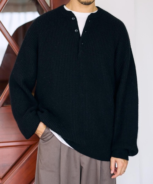 B.C STOCK(ベーセーストック)の「SOFT ANGORA BLEND アゼヘンリーネックニット(ニット/セーター・メンズ・ブラック/ベージュ/グリーン・MEDIUM/LARGE)」の2枚目の写真
