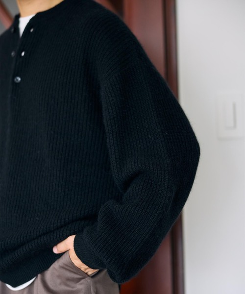 B.C STOCK(ベーセーストック)の「SOFT ANGORA BLEND アゼヘンリーネックニット(ニット/セーター・メンズ・ブラック/ベージュ/グリーン・MEDIUM/LARGE)」の21枚目の写真