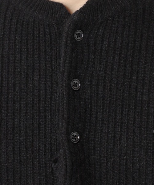 B.C STOCK(ベーセーストック)の「SOFT ANGORA BLEND アゼヘンリーネックニット(ニット/セーター・メンズ・ブラック/ベージュ/グリーン・MEDIUM/LARGE)」の8枚目の写真