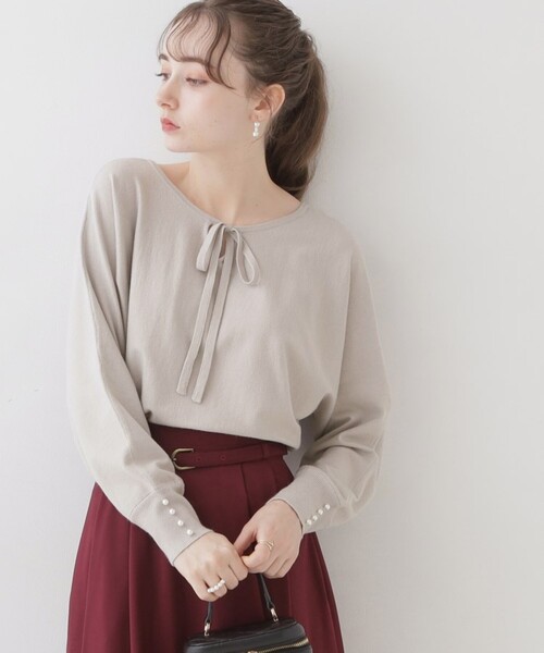 couture brooch（クチュールブローチ）の「【美シルエットニット】リボン2WAYフェイクパール袖ドルマンニット（ニット/セーター・レディース・アイボリー/ライトグレー/ブラック/ボルドー/グレー系4・38/42）」の3枚目の写真