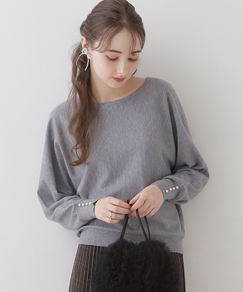 couture brooch（クチュールブローチ）の「【美シルエットニット】リボン2WAYフェイクパール袖ドルマンニット（ニット/セーター・レディース・アイボリー/ライトグレー/ブラック/ボルドー/グレー系4・38/42）」の4枚目の写真